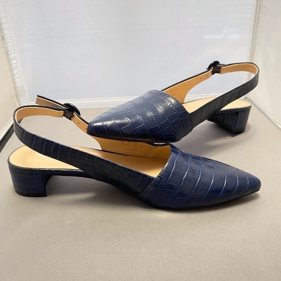 NAVY CROC EMBOSSED SLING BACK SHOES - Picture 1 of 4